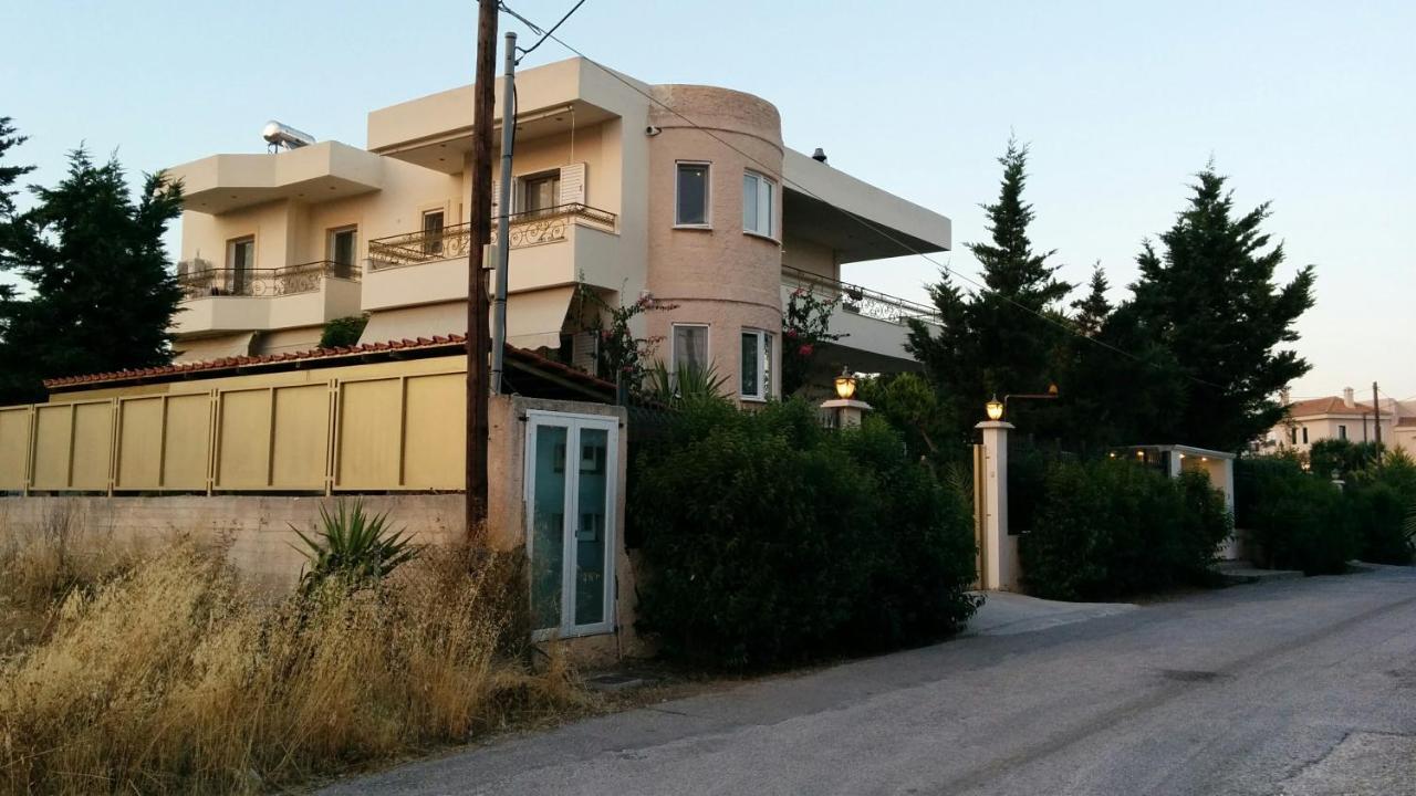 Lovely 2-Bedroom Apartment At Greek Riviera Vári Екстериор снимка