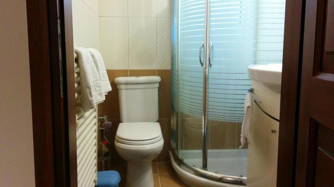Lovely 2-Bedroom Apartment At Greek Riviera Vári Екстериор снимка